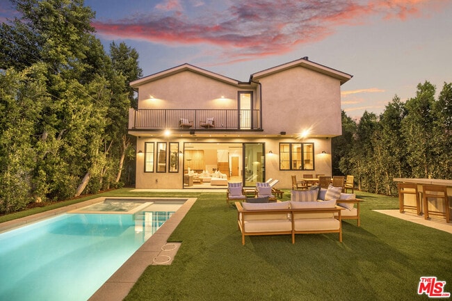 4433 Kraft Ave