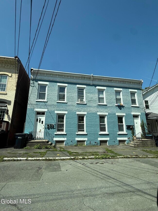 Building Photo - 94 11th St Unit Ground Level