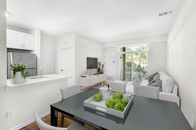 Photo - COLUMBIA COURT, LLC