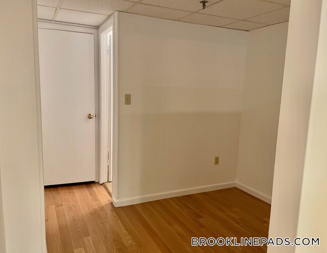 1077 Beacon St Unit A