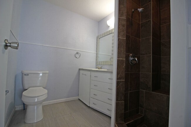 Photo - 78 Notre Dame Ave Apartamento Unidad A - Lower