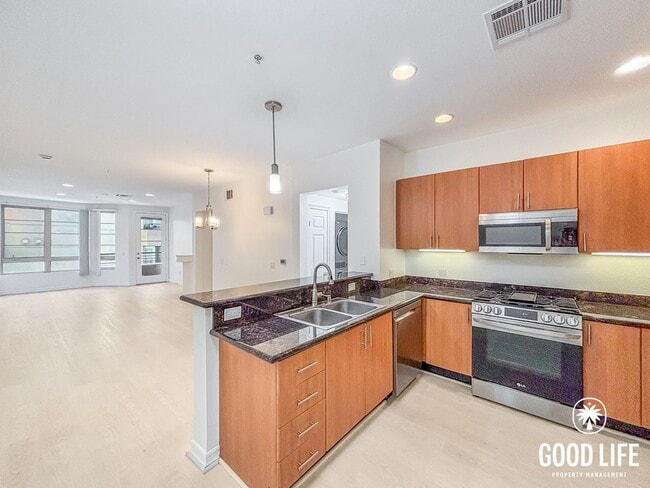 Photo - 1465 C St Unit 3414