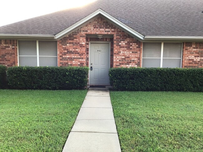2/2/2 LAWNCARE INCLUDED - near Hospital Di... - 2/2/2 LAWNCARE INCLUDED - near Hospital Di... Casa Adosada
