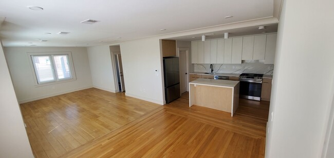 Photo - 18 Grampian Way Apartments Unit 1