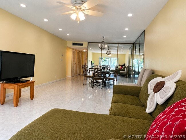 Photo - 6101 N Falls Cir Dr Unit 310