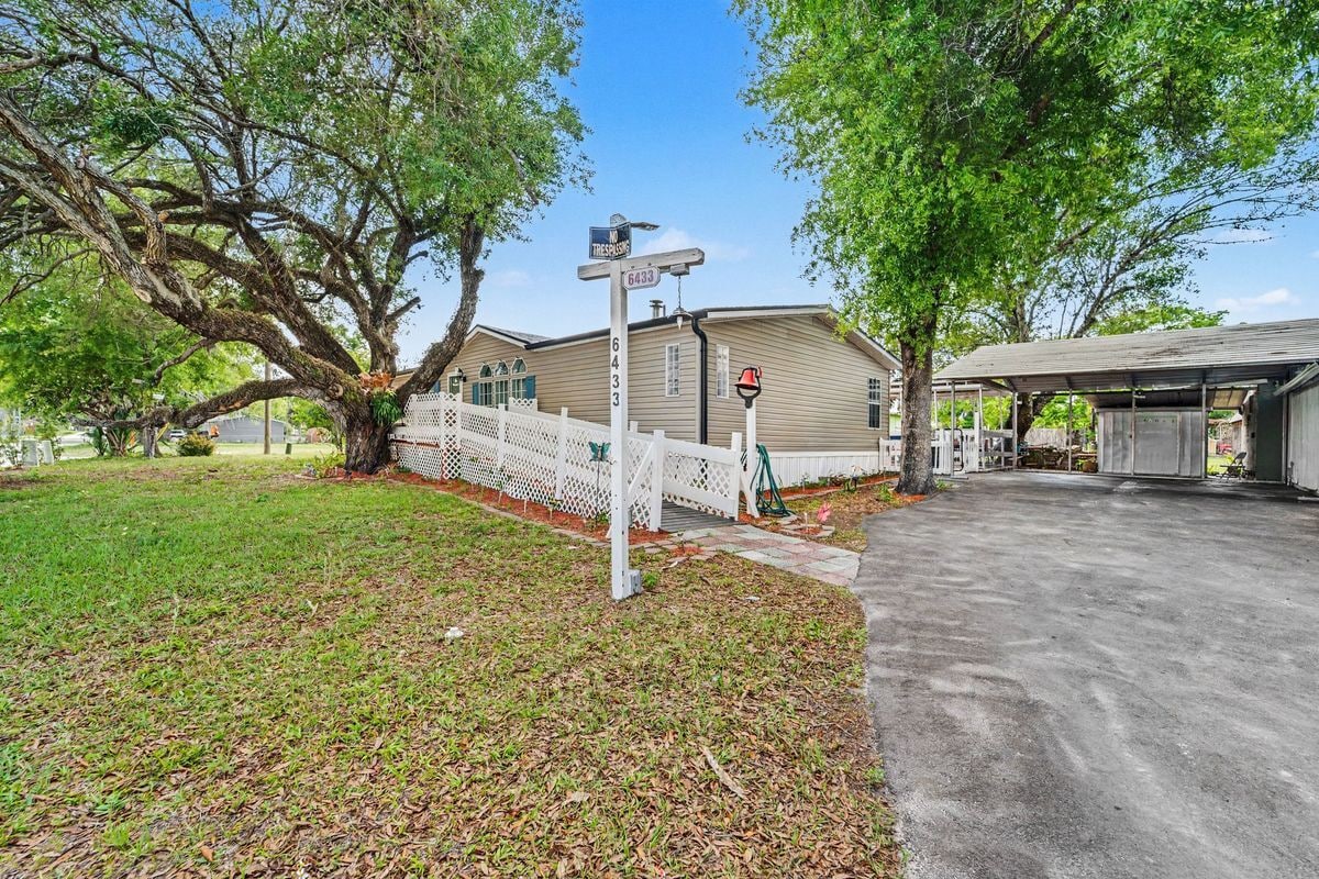 Photo - 6433 Orris St