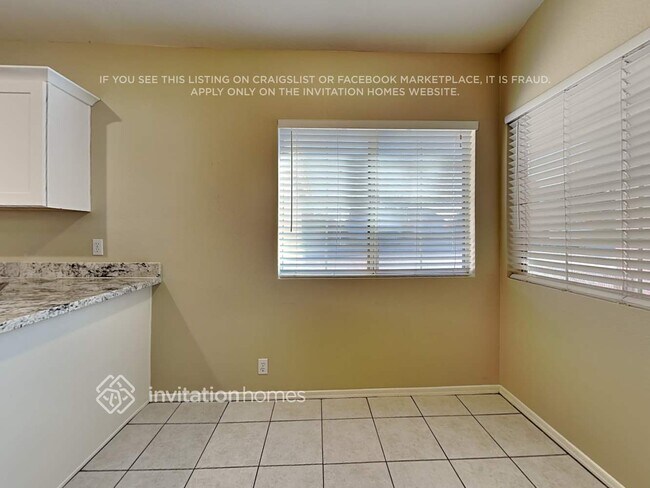 Photo - 8812 W Holly St