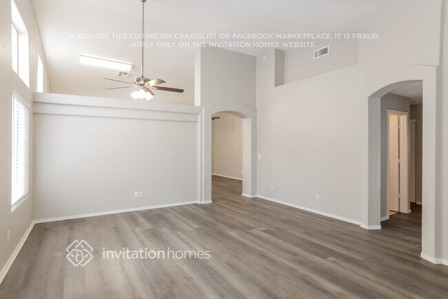 Photo - 1925 E Fellars Dr