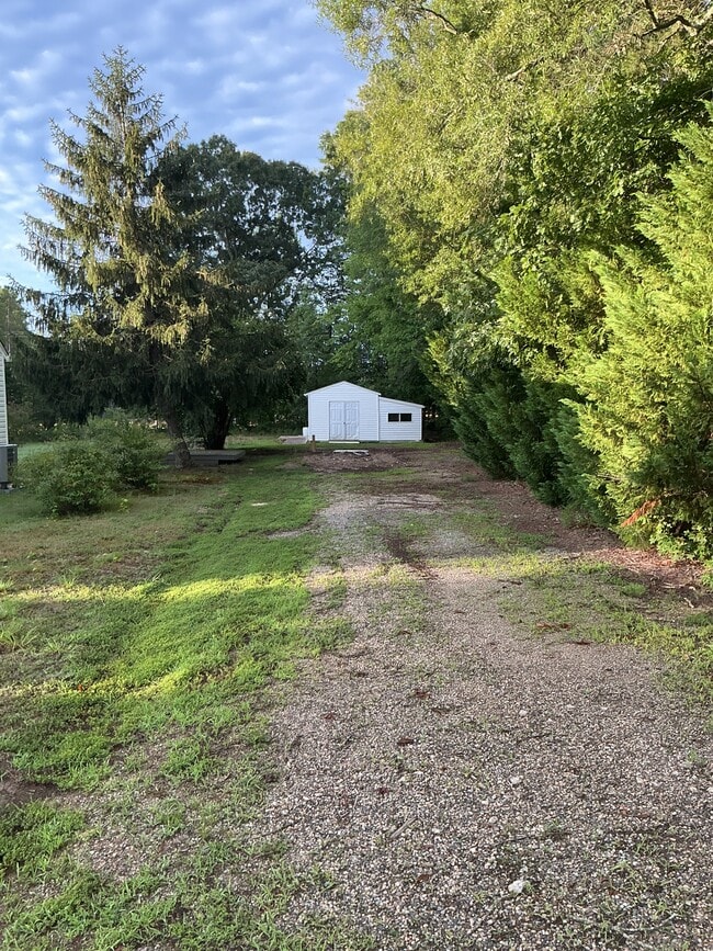 Photo - 7026 Ladysmith Rd