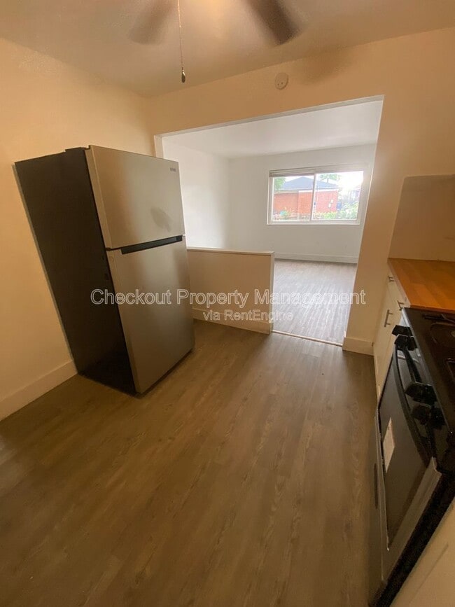 Photo - 813 Courtois St Unit B