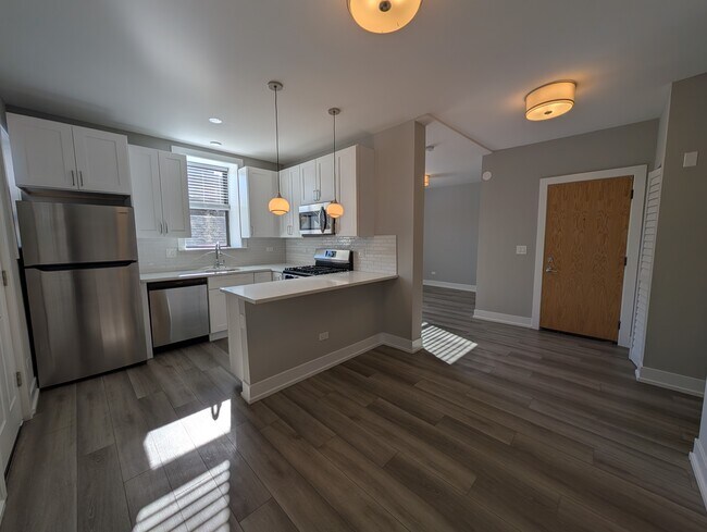 Photo - 3935 N Janssen Ave Unit 3941-1E