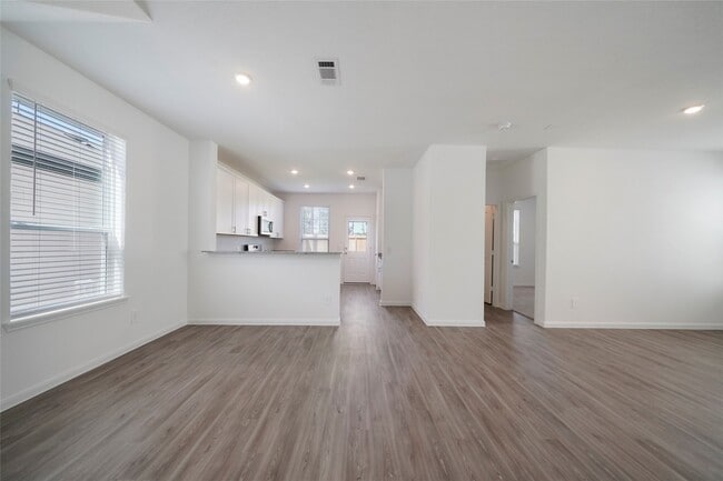 Photo - 5703 Finely Run St