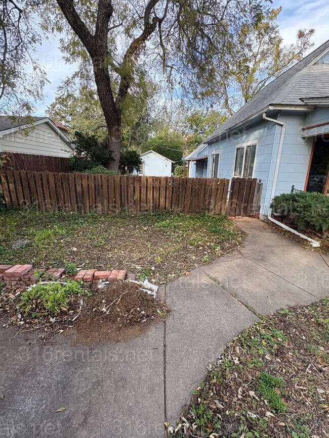 Photo - $1200 - 3 bed 1 bath - Single Family Home