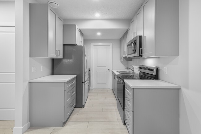 Building Photo - 1439 Cherniak Way SW