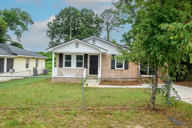 Photo - 102 Burdock Cir