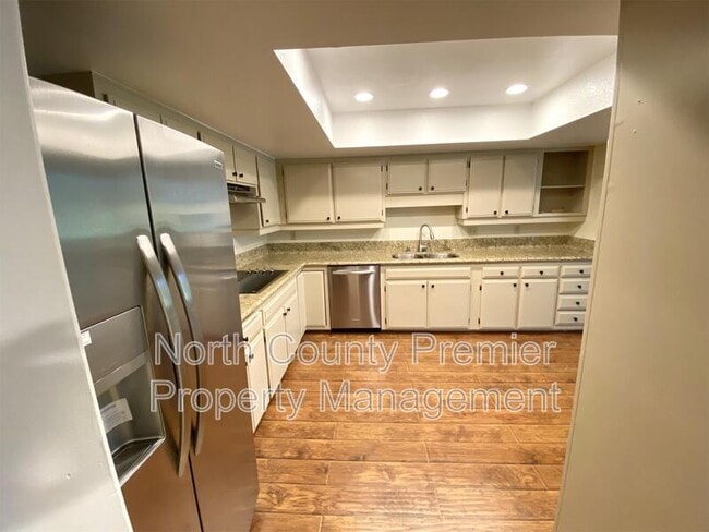 Photo - 2420 Torrey Pines Rd Unit B202