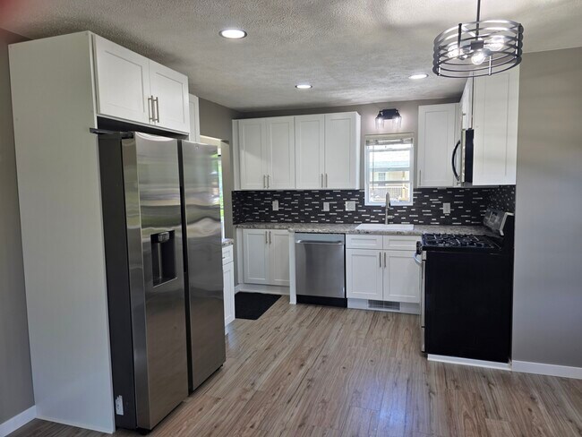 Photo - 232 Maple Ave