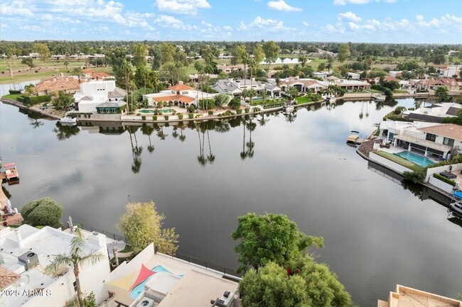 Building Photo - 7613 E Vía Del Reposo