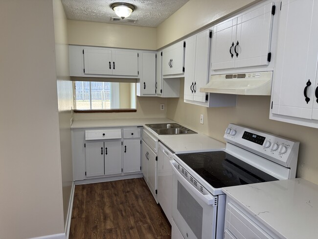 Photo - 257 N Court St