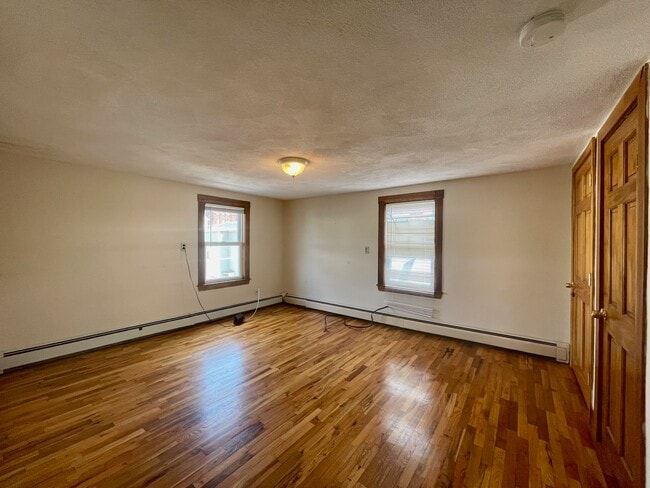 Building Photo - 585 Somerville Ave Unit A-1 Rental