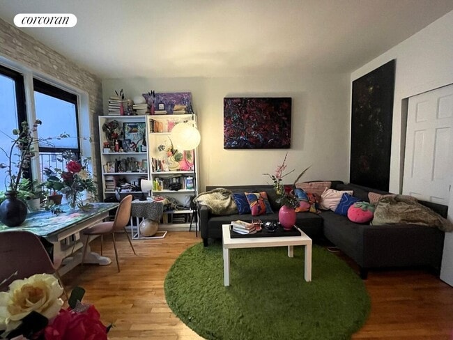 Building Photo - 261 E 71st St Rental