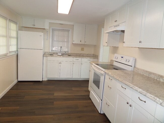 Photo - 608 Vail St