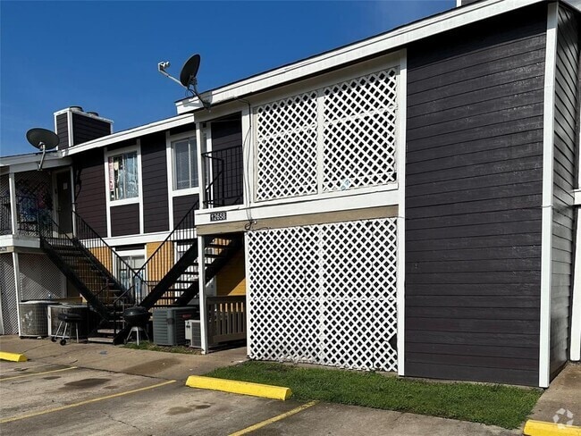 Building Photo - 12658 Ashford Meadow Dr Unit B Rental