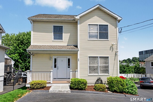 Building Photo - 21 Whitmore Ln Unit 1