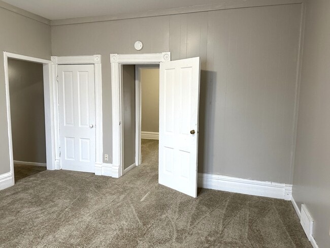 Photo - 441 Addison St Unit 4