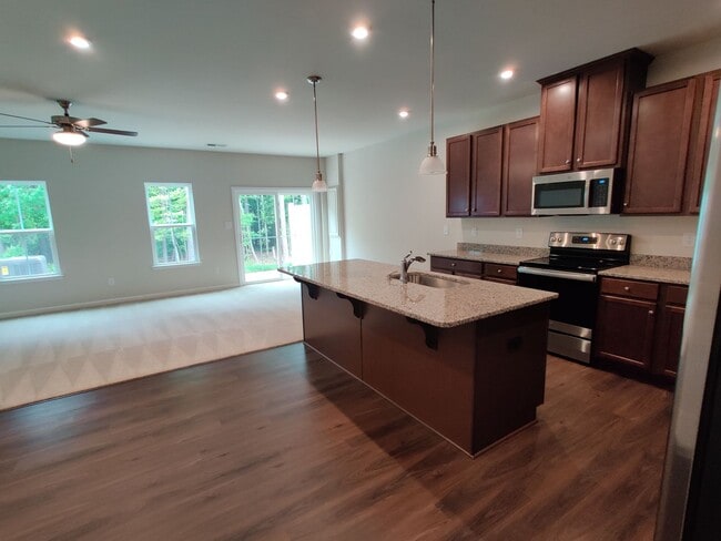 Photo - 3 Bedroom condo near major roadways