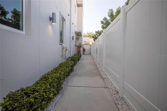 Photo - 536 4th Ave S