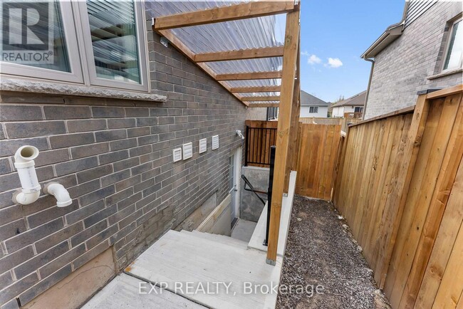 Photo - 13 Hopkins St