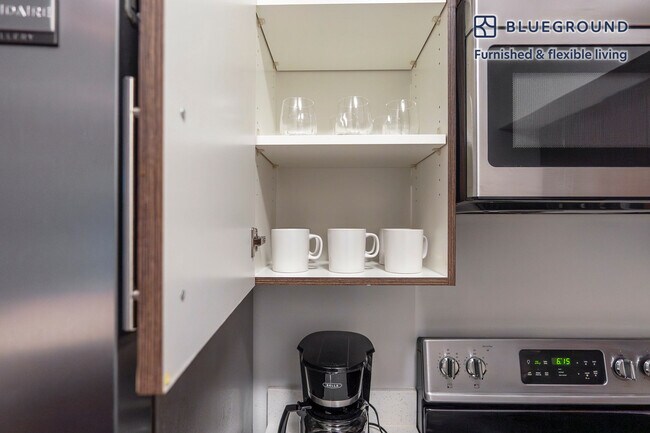 Photo - 201 Marshall St Unidad FL6-ID1750