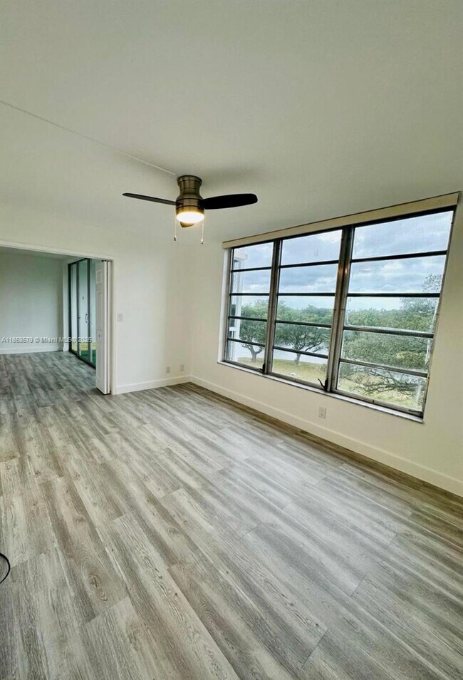 Building Photo - 2940 N Course Dr Unit 509