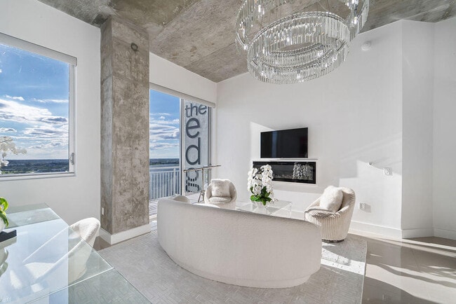 Photo - 300 S Australian Ave Unidad 1608