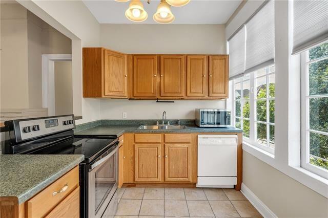 Photo - 5705 Prytania St
