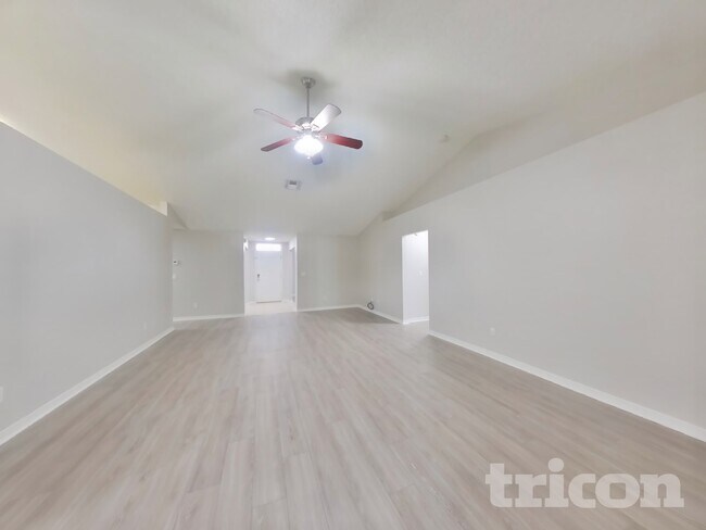 Photo - 1267 Summit Oaks Dr E