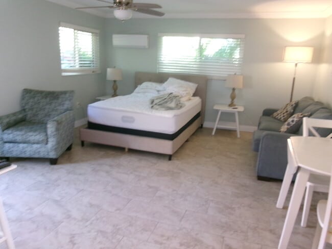 Photo - 1870 Mid Ocean Cir Unidad Mother in Law Suite