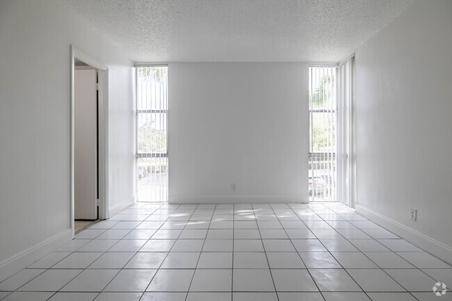 2 BR, 2 BA - 1,300SF