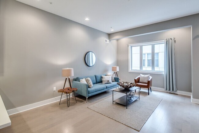 Building Photo - 3 Bedroom Townhome in the heart of Northern Liberties