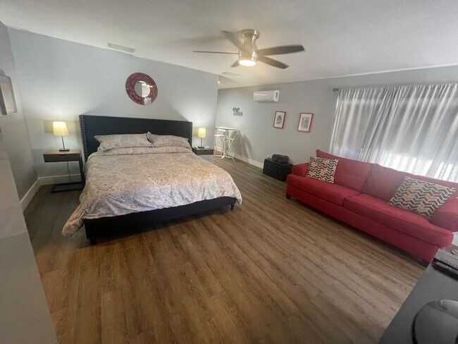 Hybrid King size bed - 433 Homer Ave Unit 433 Studio