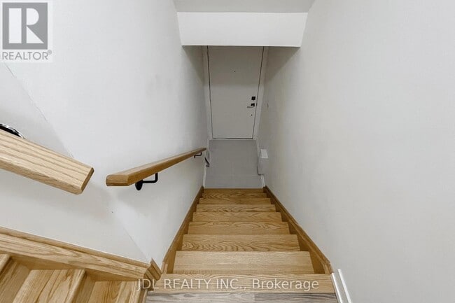 Photo - 370 Red Maple Rd