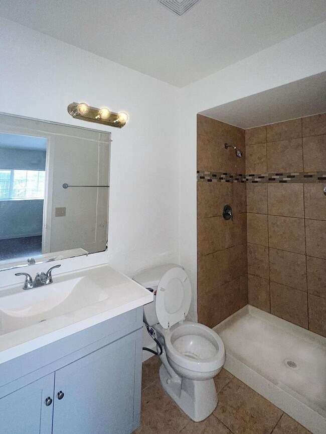 Photo - 3936-3938 Renick Way Unidad 3936 Renick way