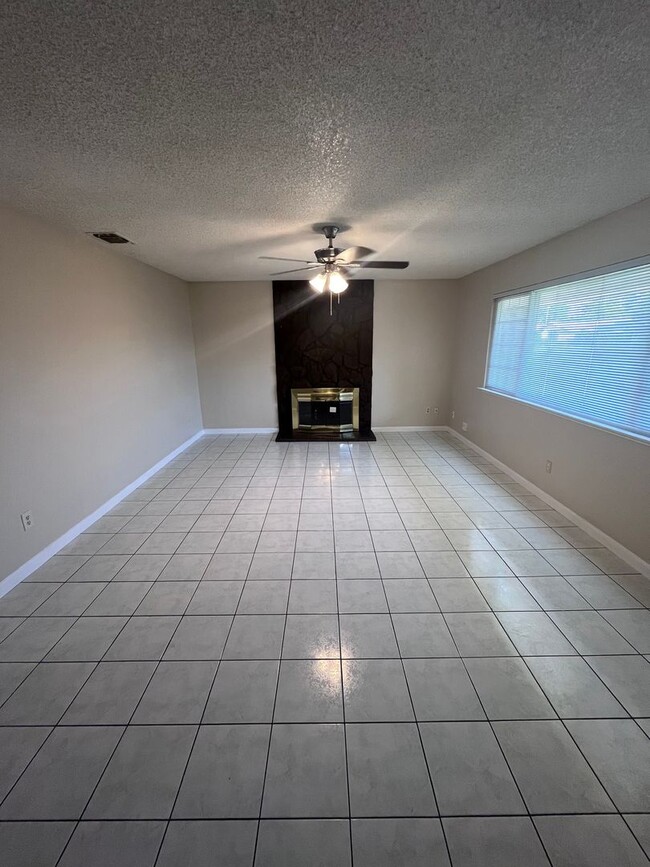 Photo - NICE UPDATED HOME IN SACRAMENTO!!