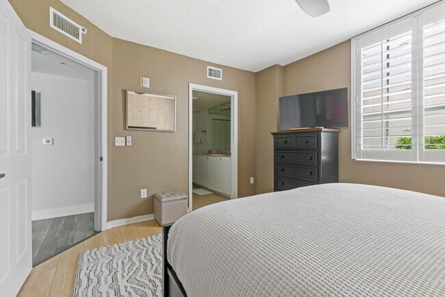 Photo - 600 S Dixie Hwy Unit 641