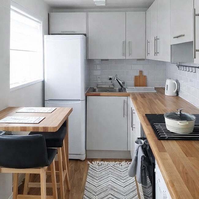 Photo - 241 E 39th St