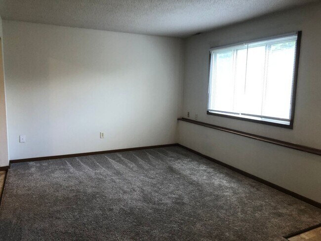 Photo - 3106-3112 West St