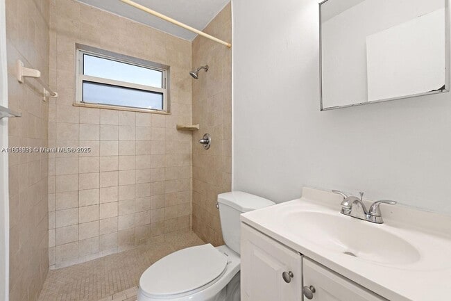 Building Photo - 517 NW 18th Ave Unit 1-4 Rental