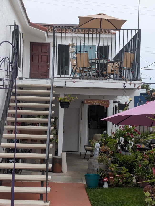215 Ebony Ave Unidad 215 Ebony Ave