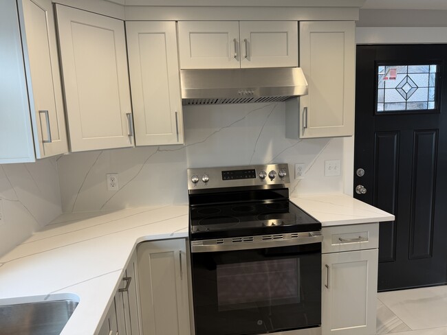 Kitchen - 18 S Main St Unit 2F